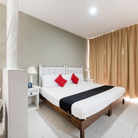 Suites Internacional Zapopan Eksteriør billede