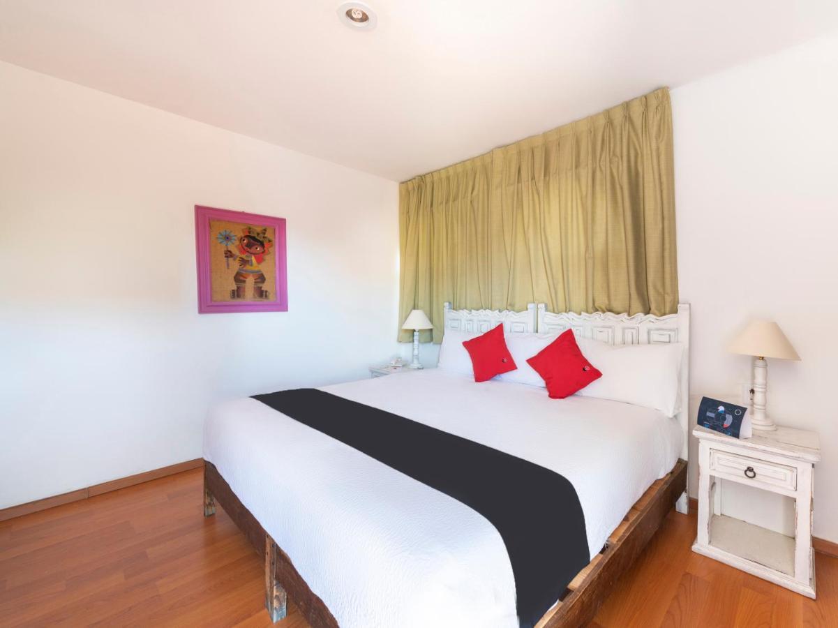 Suites Internacional Zapopan Eksteriør billede